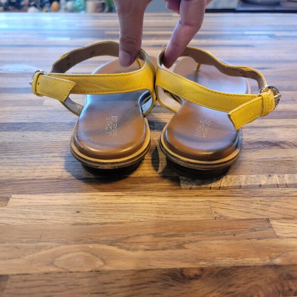 Michael Kors Daisy Yellow Logo Plate T-Strap Sandals - Picture 5 of 11